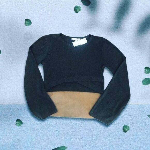 BCBGeneration Crop top sweater size L - Picture 2 of 4